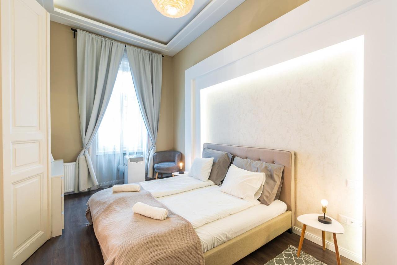 Spacious Luxury Apartment At The Heart Of Budapest Exterior photo